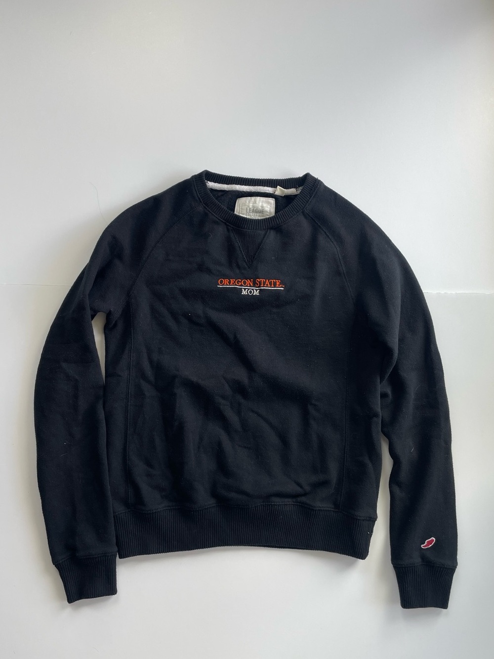 League Black Crewneck Sweatshirt with Orange 'Oregon State Mom’ Embroidery